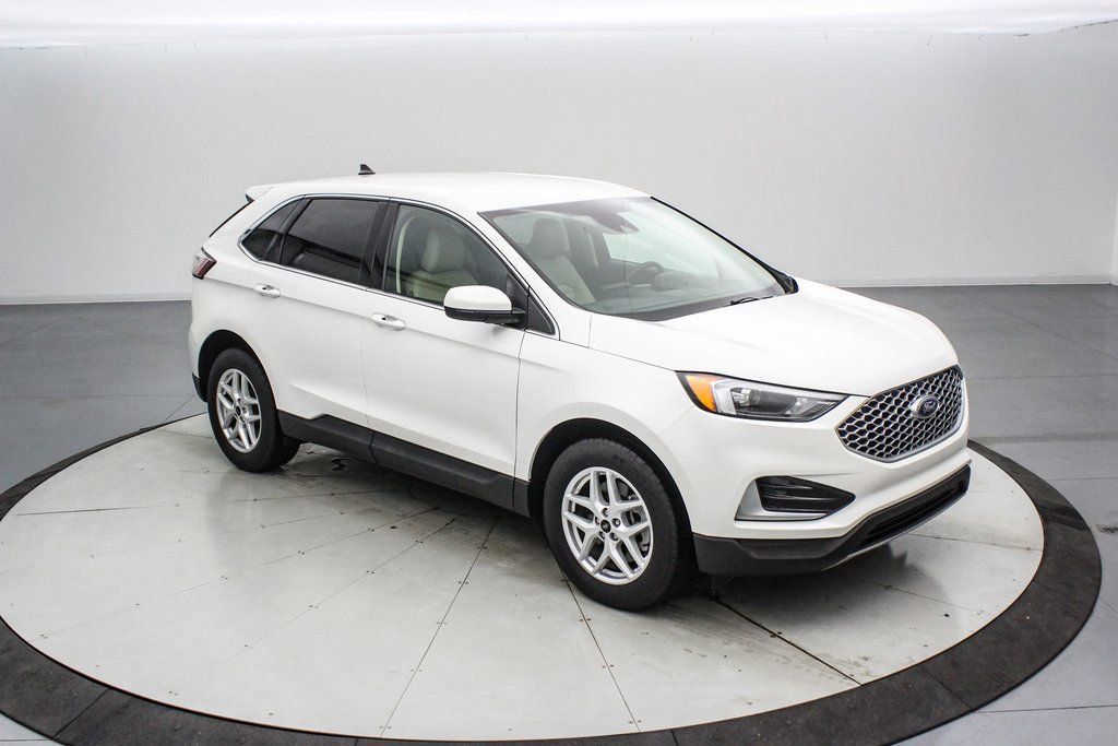 Certified 2023 Ford Edge SEL image 8