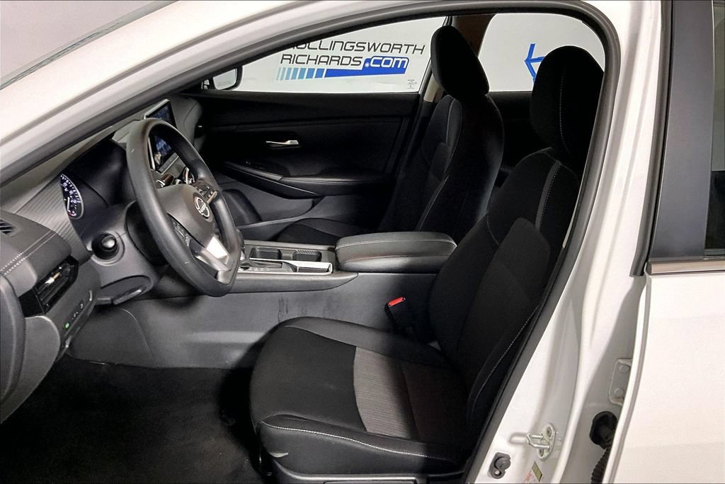 Used 2025 Nissan Sentra SV FWD image 20