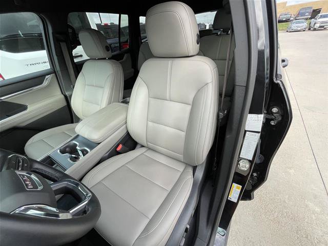 Used 2026 GMC Acadia Elevation w/ Elevation Premium Package FWD image 17