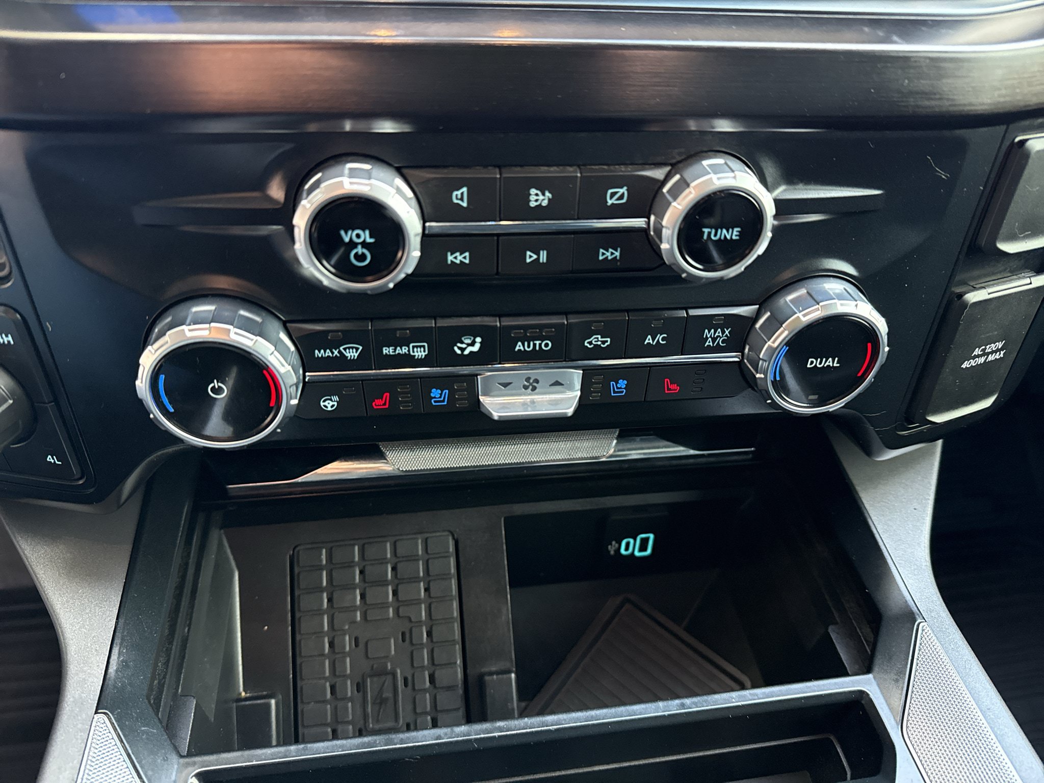 Certified 2023 Ford F250 Lariat w/ Sport Appearance Package AWD/4WD image 25