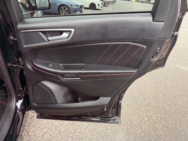 Certified 2024 Ford Edge ST-Line AWD/4WD image 19
