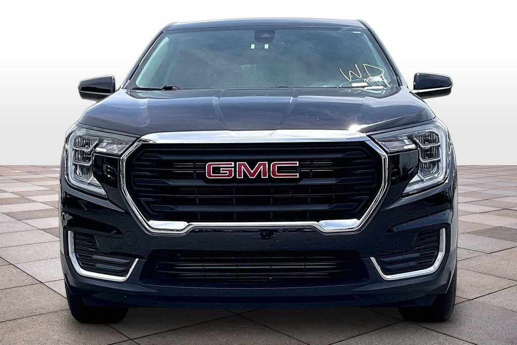 Used 2024 GMC Terrain SLE FWD image 3