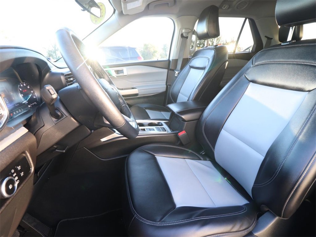 Certified 2023 Ford Explorer XLT w/ Equipment Group 202A image 8