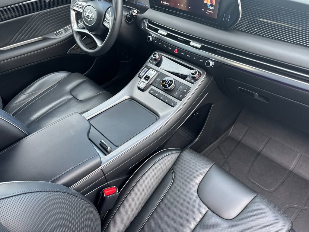 Used 2024 Hyundai Palisade Calligraphy image 16