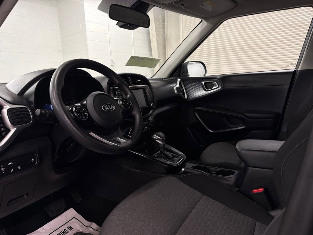 Used 2020 Kia Soul S image 11