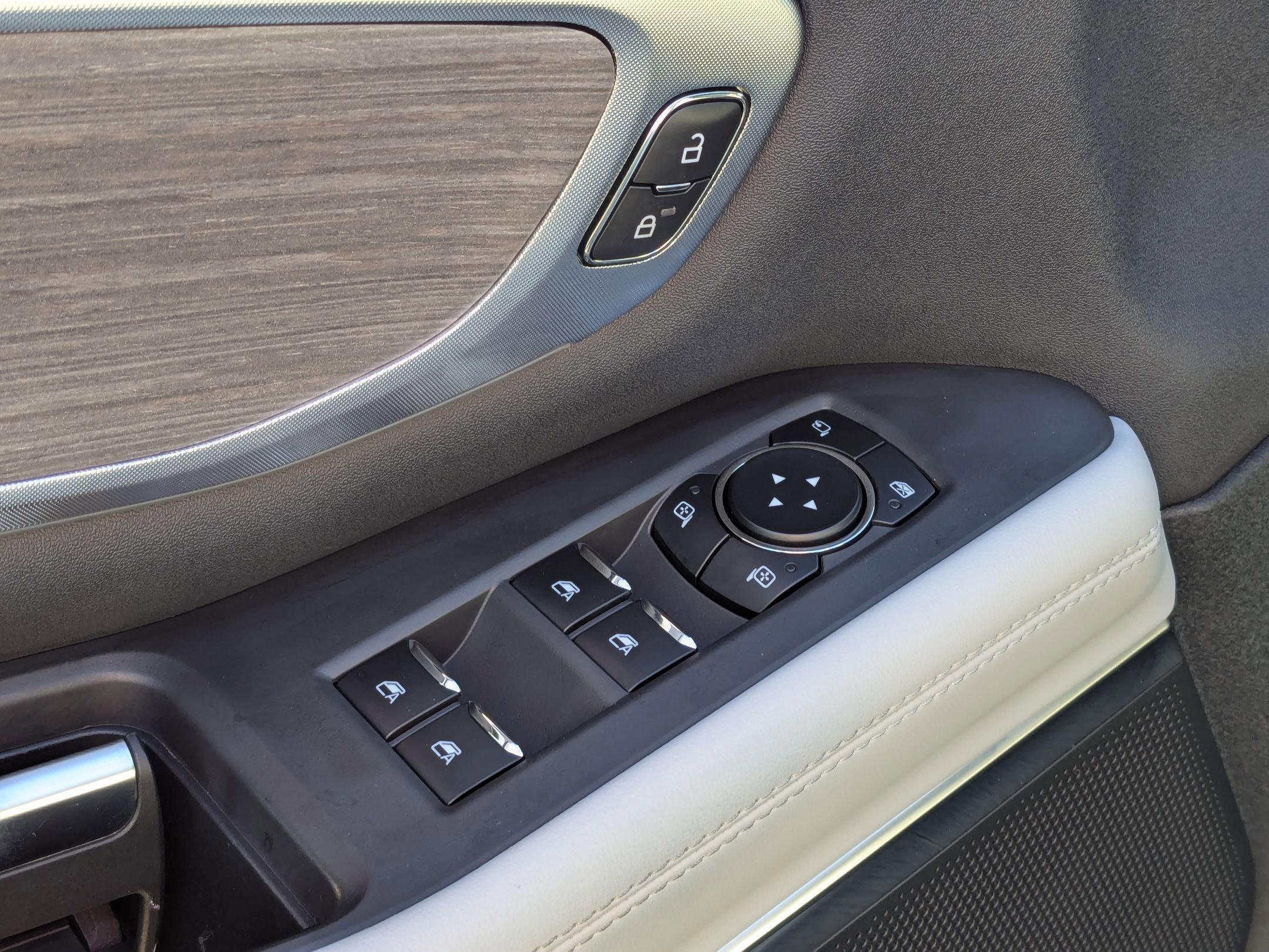 Certified 2025 Ford Expedition Platinum w/ Platinum Ultimate Package image 13