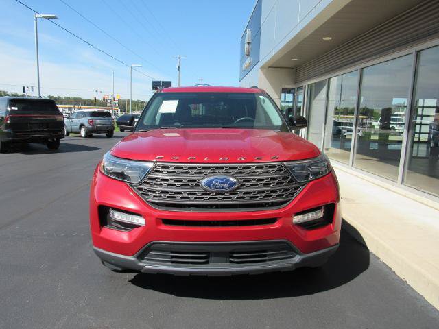 Certified 2024 Ford Explorer XLT w/ Equipment Group 202A AWD/4WD image 3