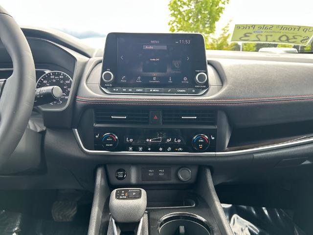 Used 2025 Nissan Rogue SV AWD/4WD image 25