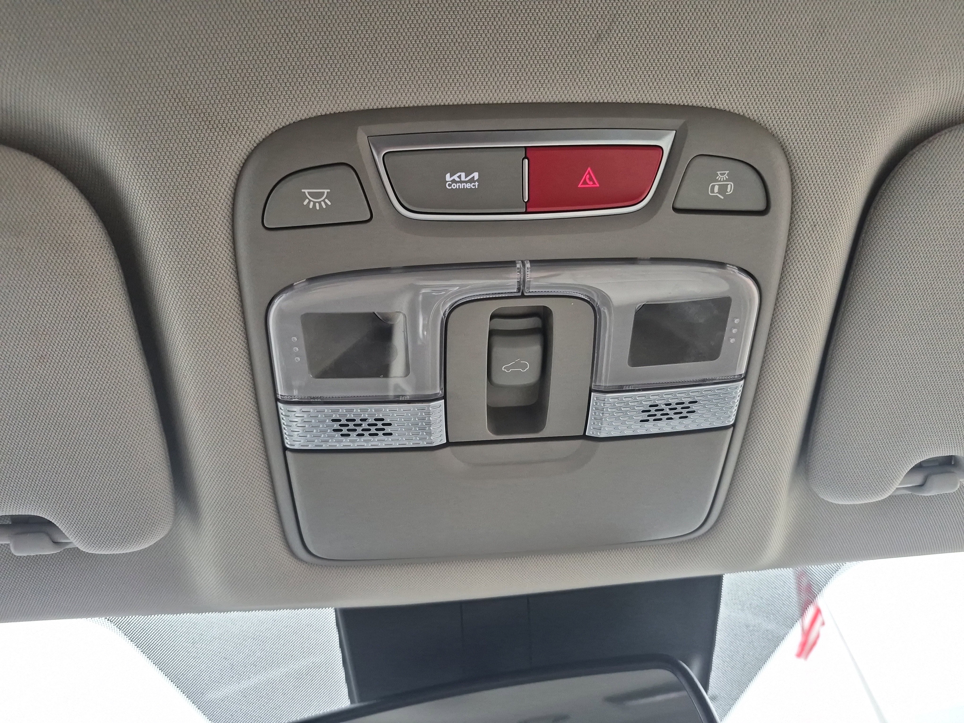 Used 2024 Kia Telluride EX w/ EX Captain's Chair Package image 39