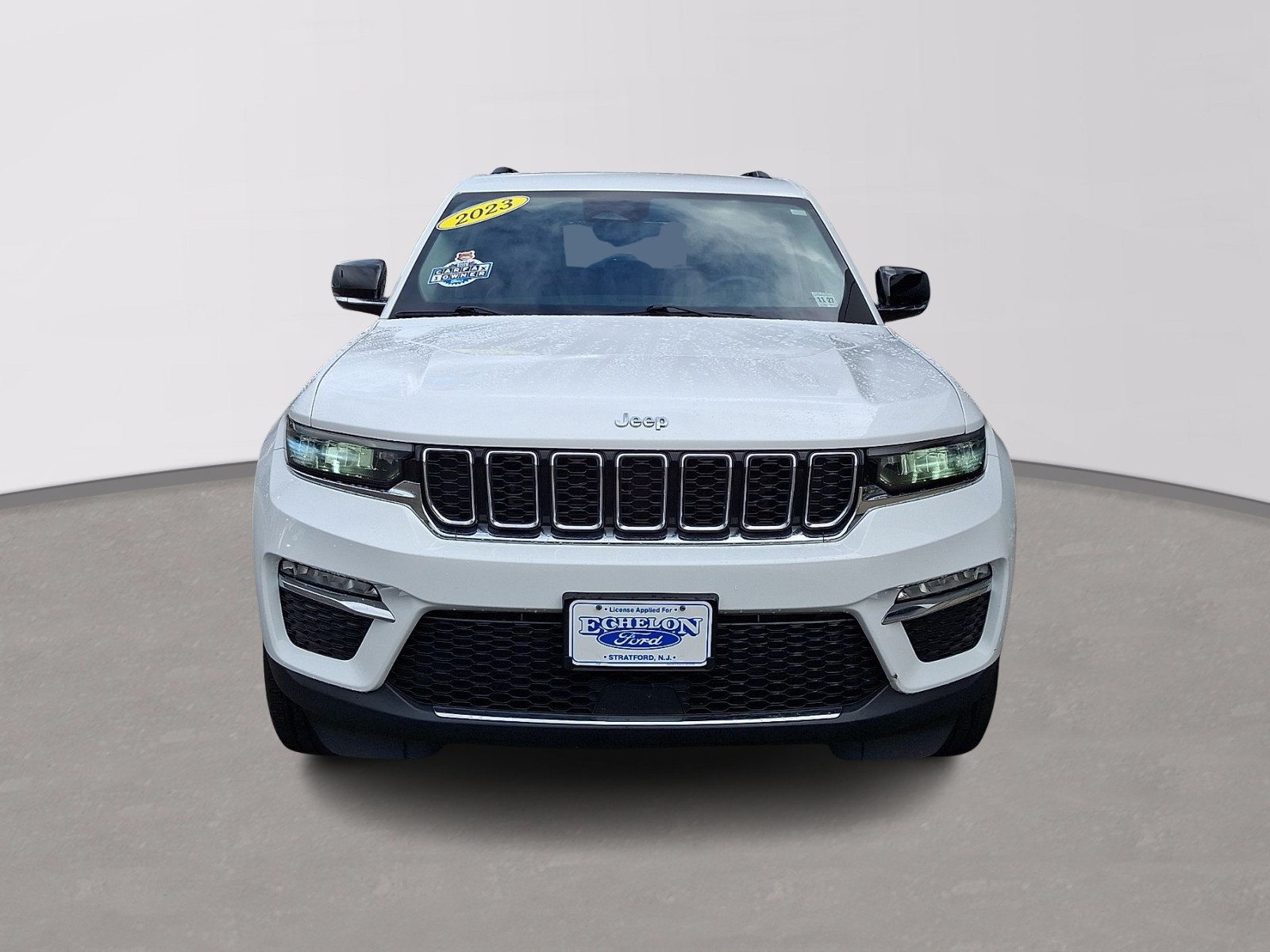 Used 2023 Jeep Grand Cherokee Limited AWD/4WD image 2