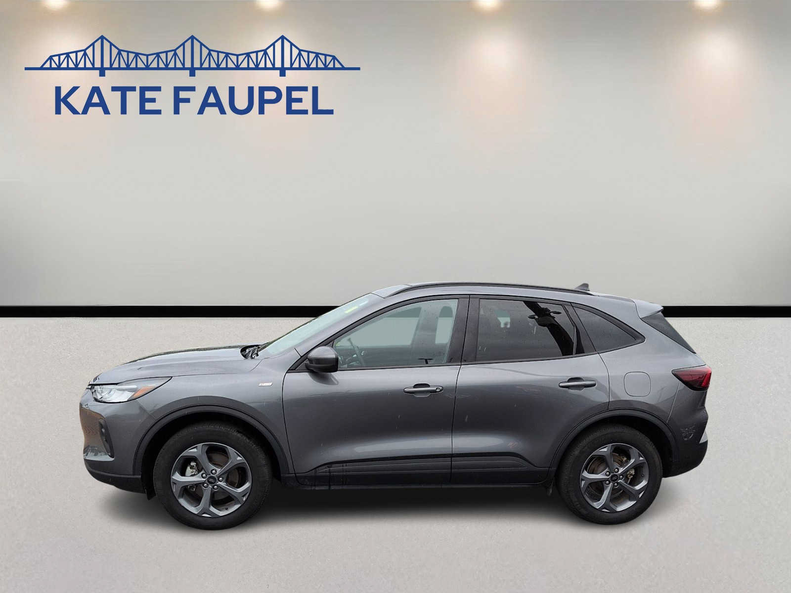 Certified 2025 Ford Escape ST-Line Select AWD/4WD image 4