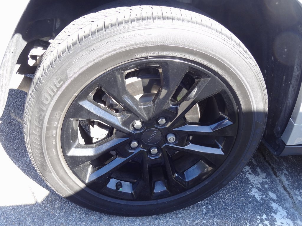 Used 2021 Jeep Grand Cherokee L Overland w/ Advanced Protech Group III image 14