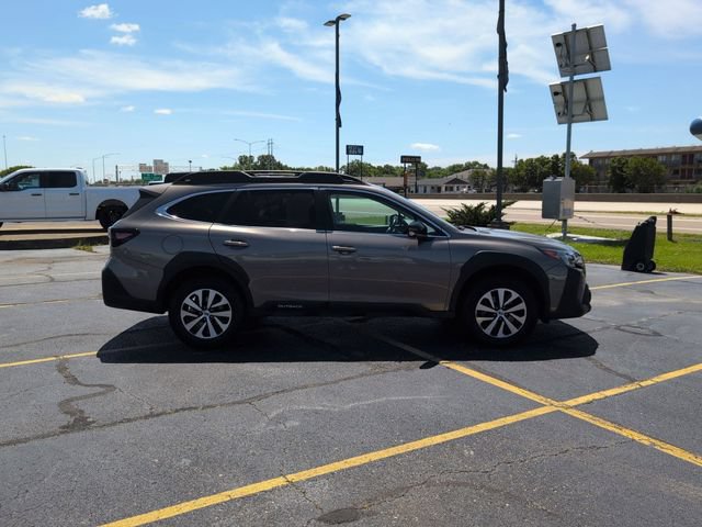 Used 2024 Subaru Outback Premium AWD/4WD image 9