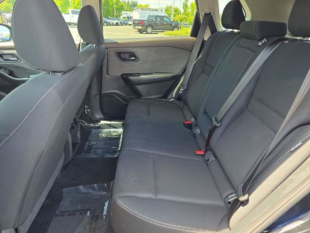 Used 2023 Nissan Rogue S AWD/4WD image 9