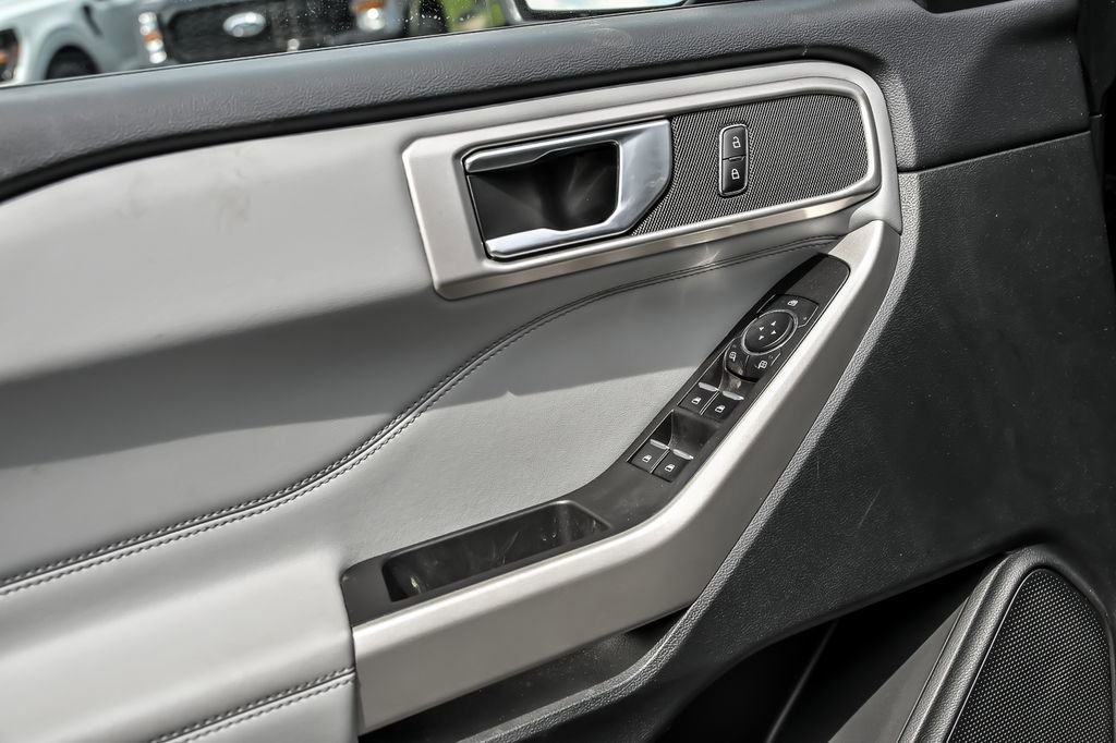 Certified 2024 Ford Explorer XLT w/ Equipment Group 202A AWD/4WD image 13