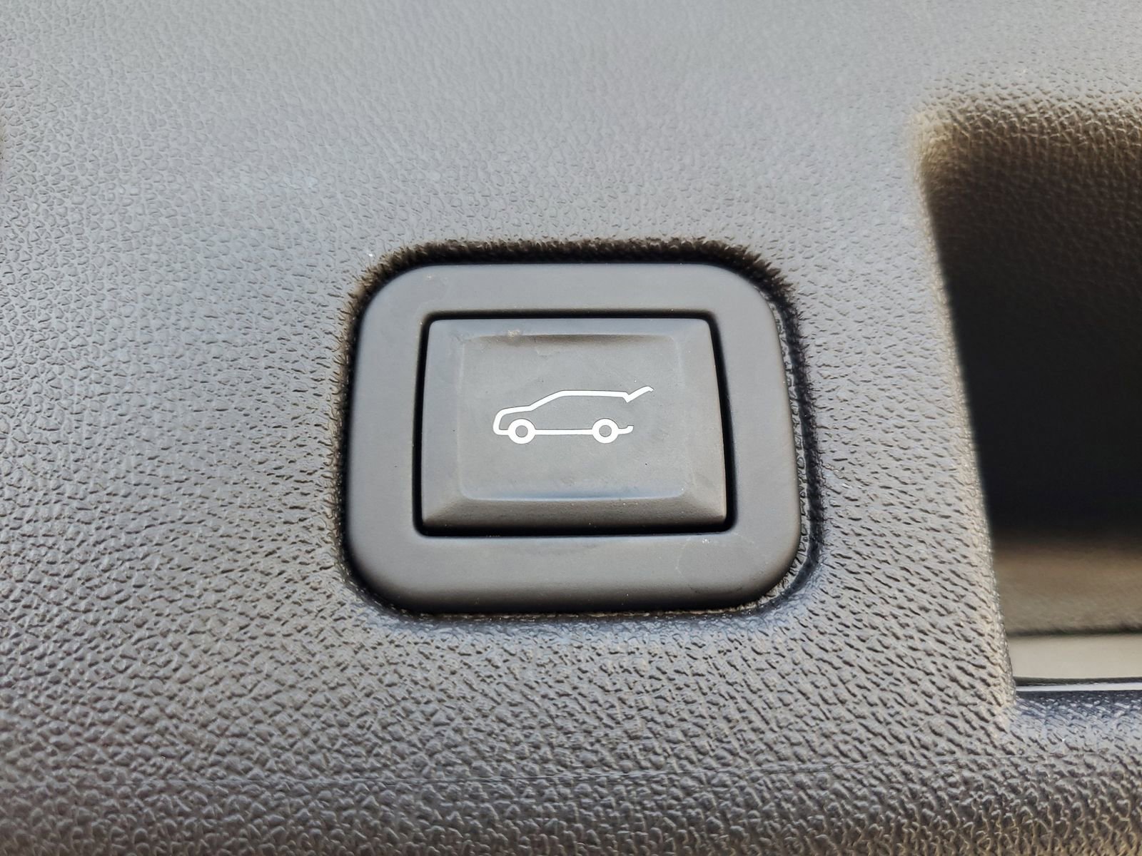 Used 2024 Chevrolet Equinox LT image 9