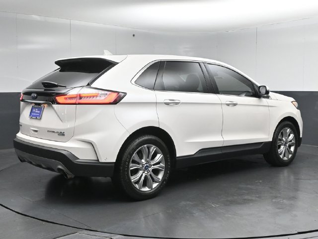 Certified 2019 Ford Edge Titanium w/ Equipment Group 301A AWD/4WD image 7