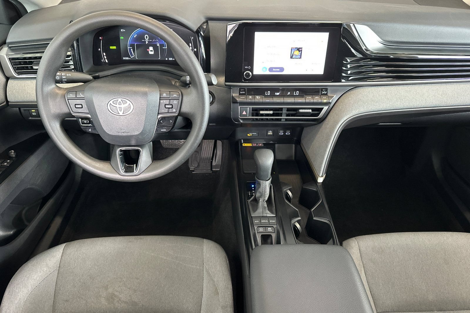 Used 2025 Toyota Camry LE FWD image 16
