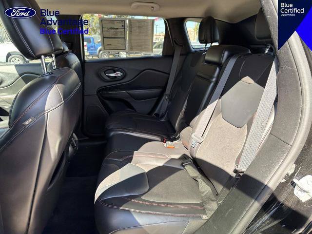 Used 2017 Jeep Cherokee Trailhawk AWD/4WD image 19