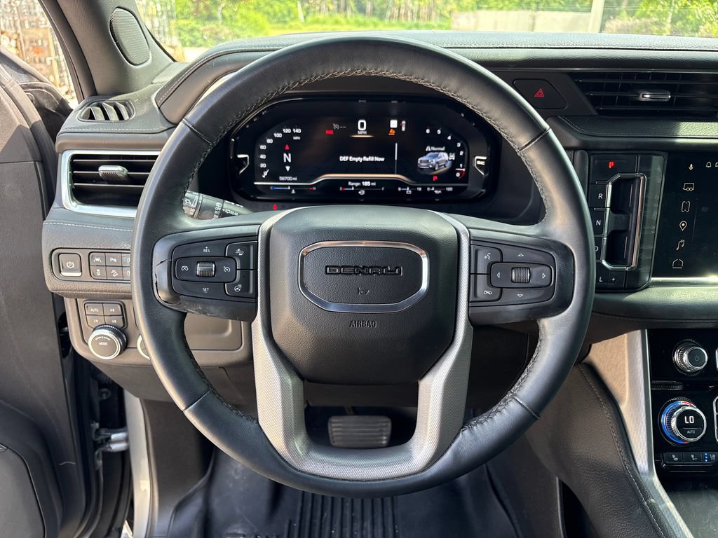 Used 2023 GMC Yukon XL Denali AWD/4WD image 16