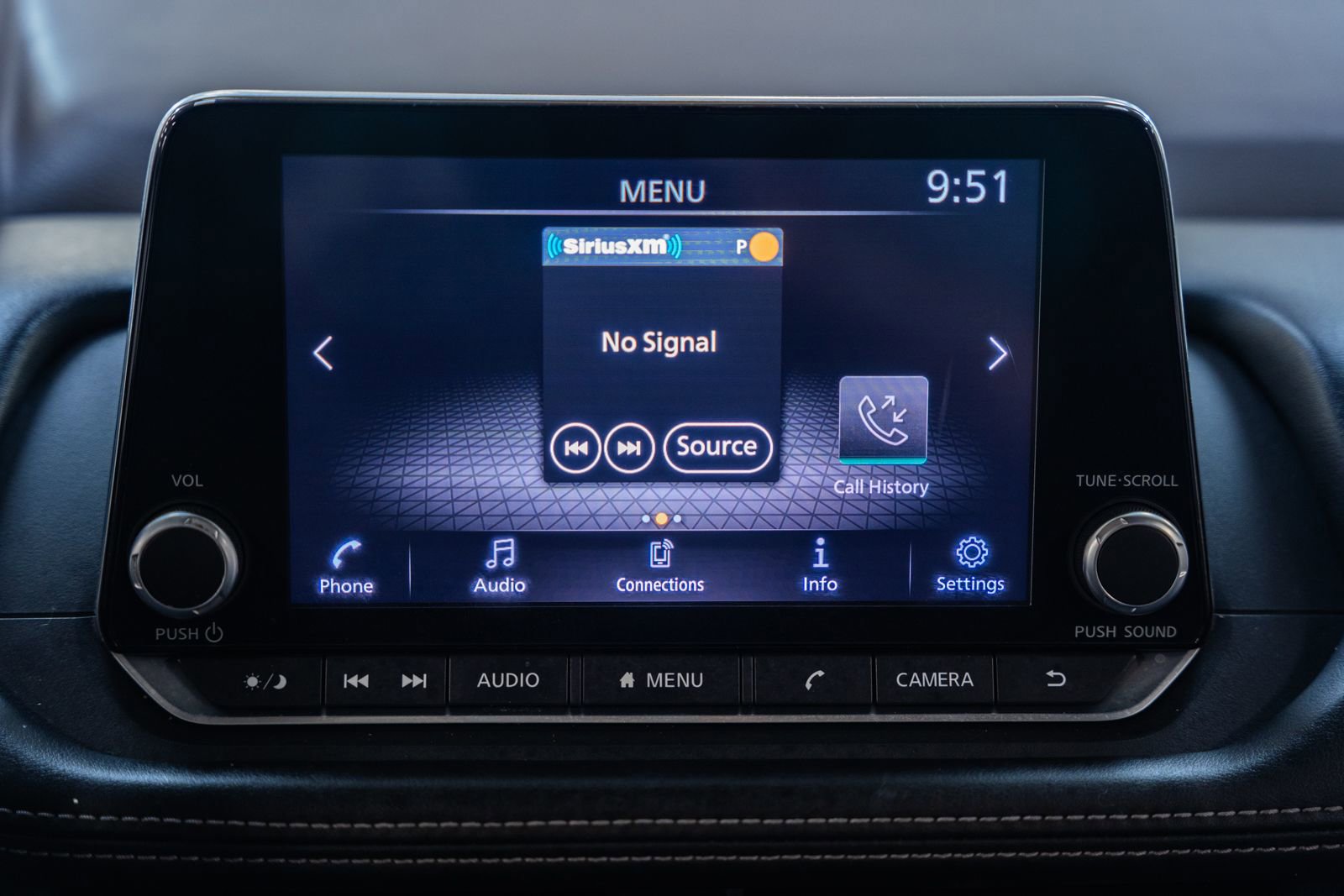 Used 2021 Nissan Rogue S AWD/4WD image 25