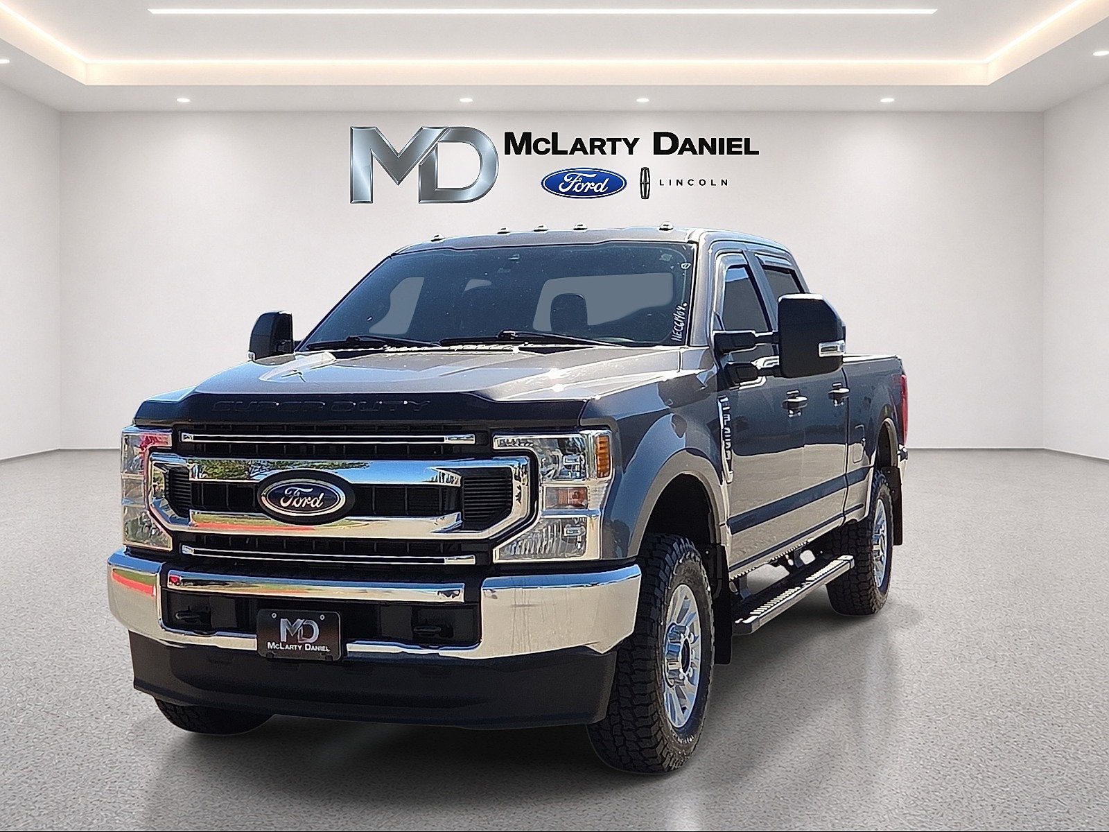 Certified 2022 Ford F250 XL w/ STX Appearance Package AWD/4WD image 2