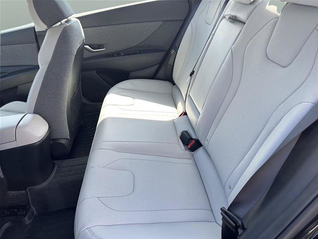 Used 2023 Hyundai Elantra Limited FWD image 14