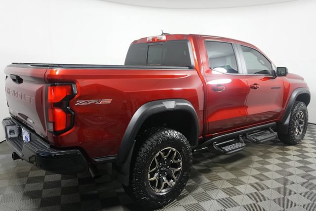 Used 2026 Chevrolet Colorado ZR2 w/ Technology Package AWD/4WD image 3