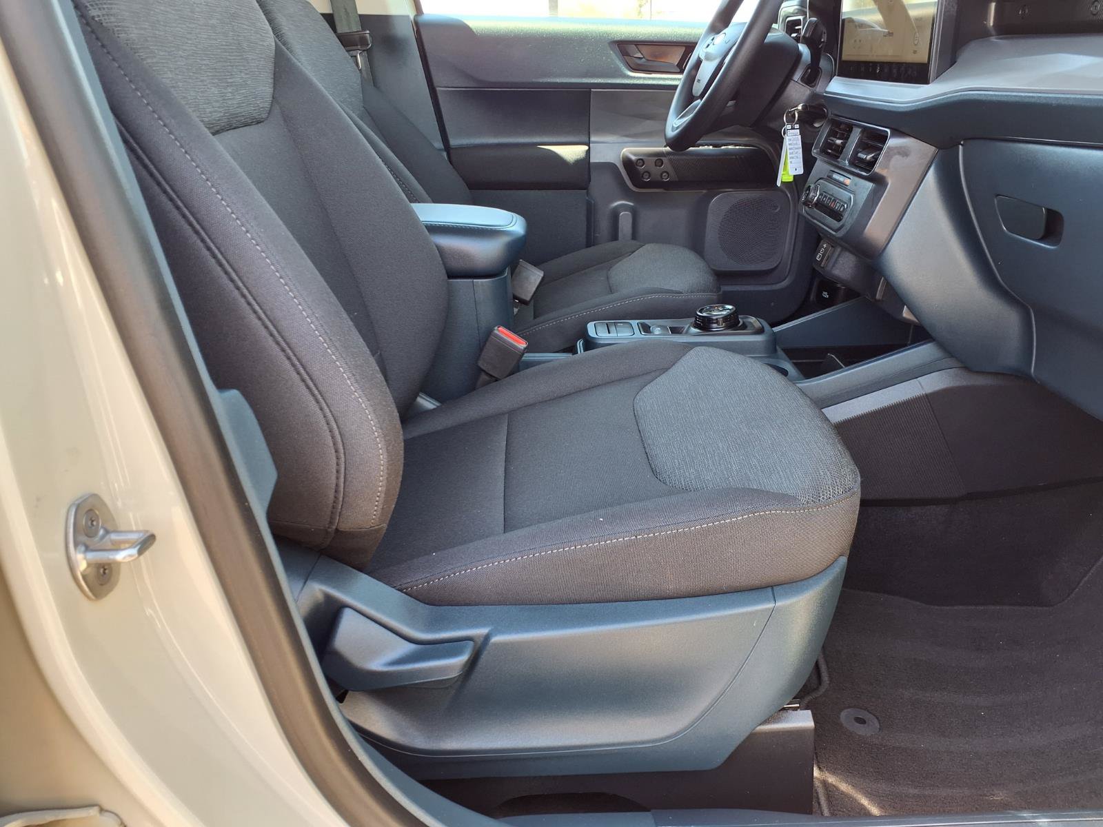 Certified 2025 Ford Maverick XL FWD image 11