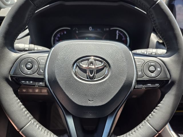 Used 2020 Toyota RAV4 Limited AWD/4WD image 27