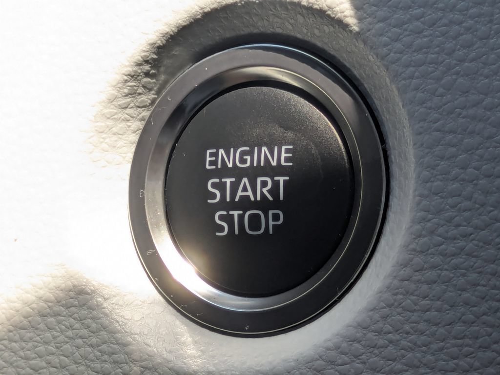 Used 2025 Toyota Corolla SE FWD image 25
