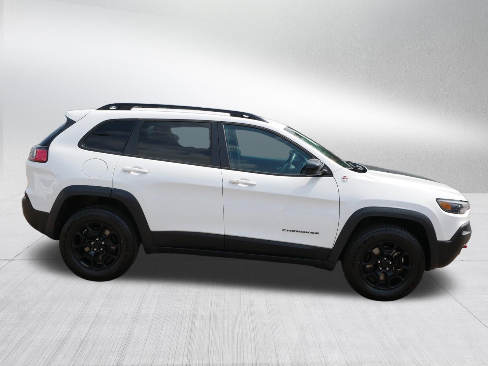 Used 2022 Jeep Cherokee Trailhawk w/ Sound & Nav Group AWD/4WD image 8