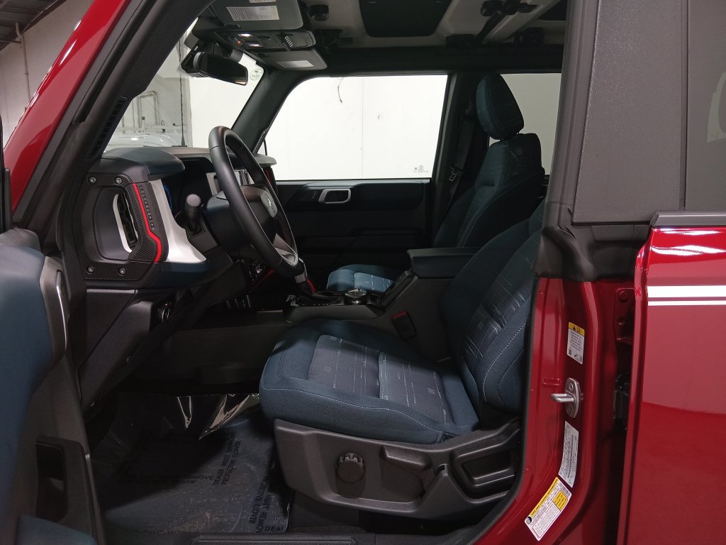 Certified 2025 Ford Bronco Heritage Edition AWD/4WD image 17
