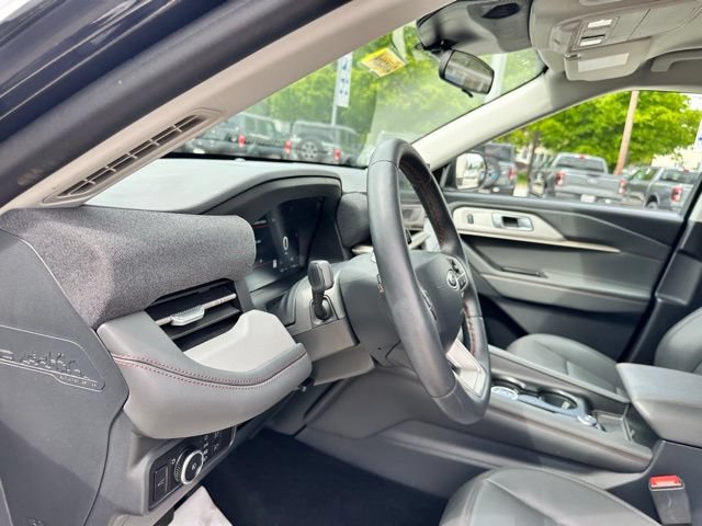 Certified 2025 Ford Explorer Active w/ Active Comfort Package AWD/4WD image 30