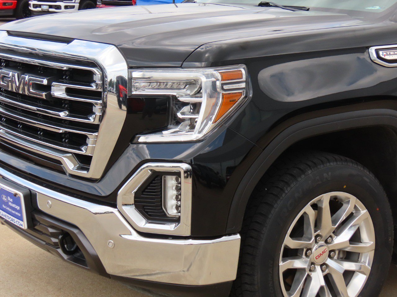 Used 2021 GMC Sierra 1500 SLT AWD/4WD image 3