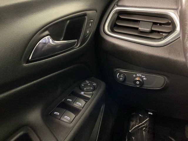 Used 2019 Chevrolet Equinox LT image 19