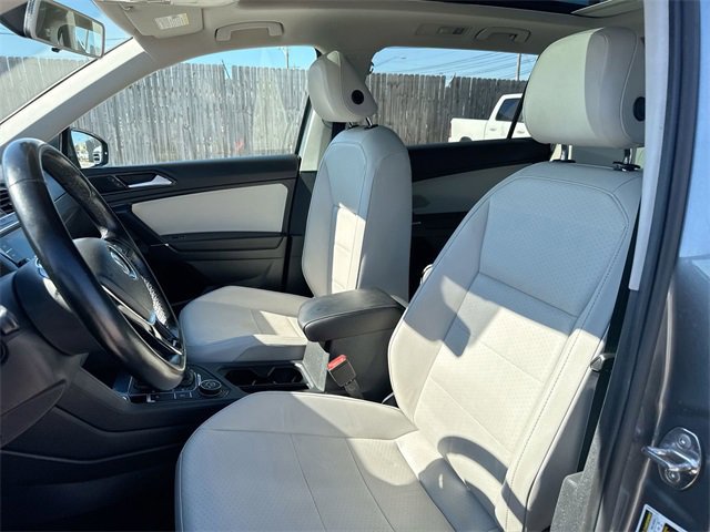 Used 2018 Volkswagen Tiguan SE w/ Panoramic Sunroof Package image 18