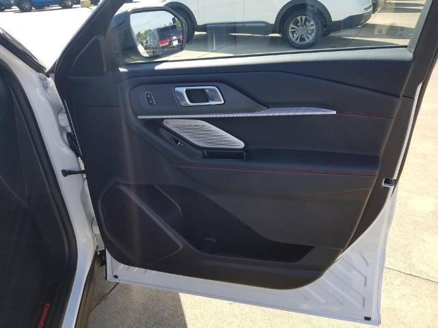 Certified 2025 Ford Explorer ST AWD/4WD image 18