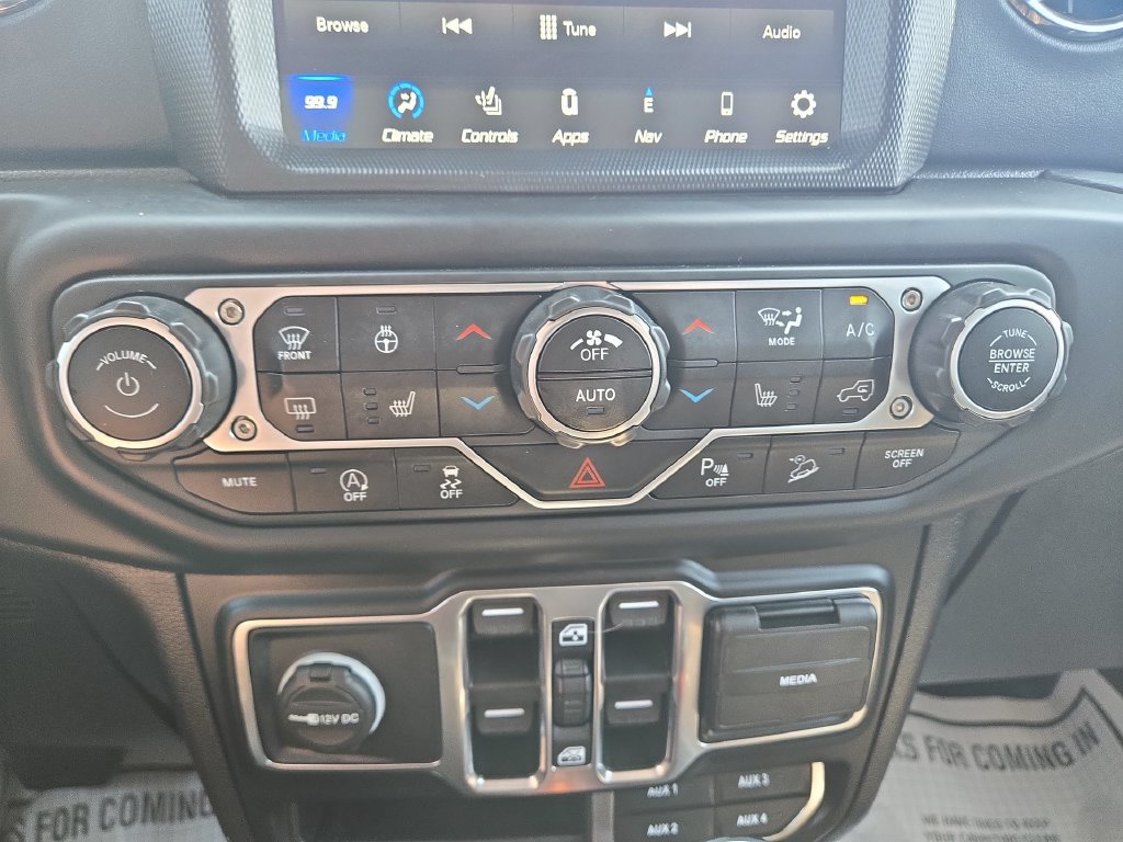 Used 2020 Jeep Wrangler Unlimited Sahara AWD/4WD image 11