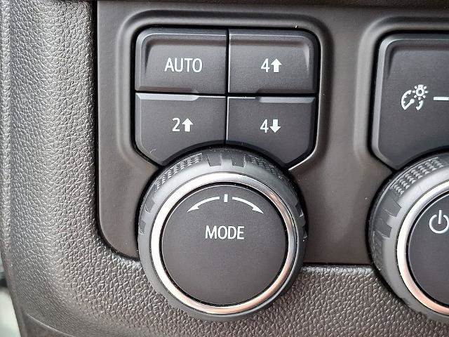 Used 2024 Chevrolet Tahoe Z71 w/ Luxury Package AWD/4WD image 27