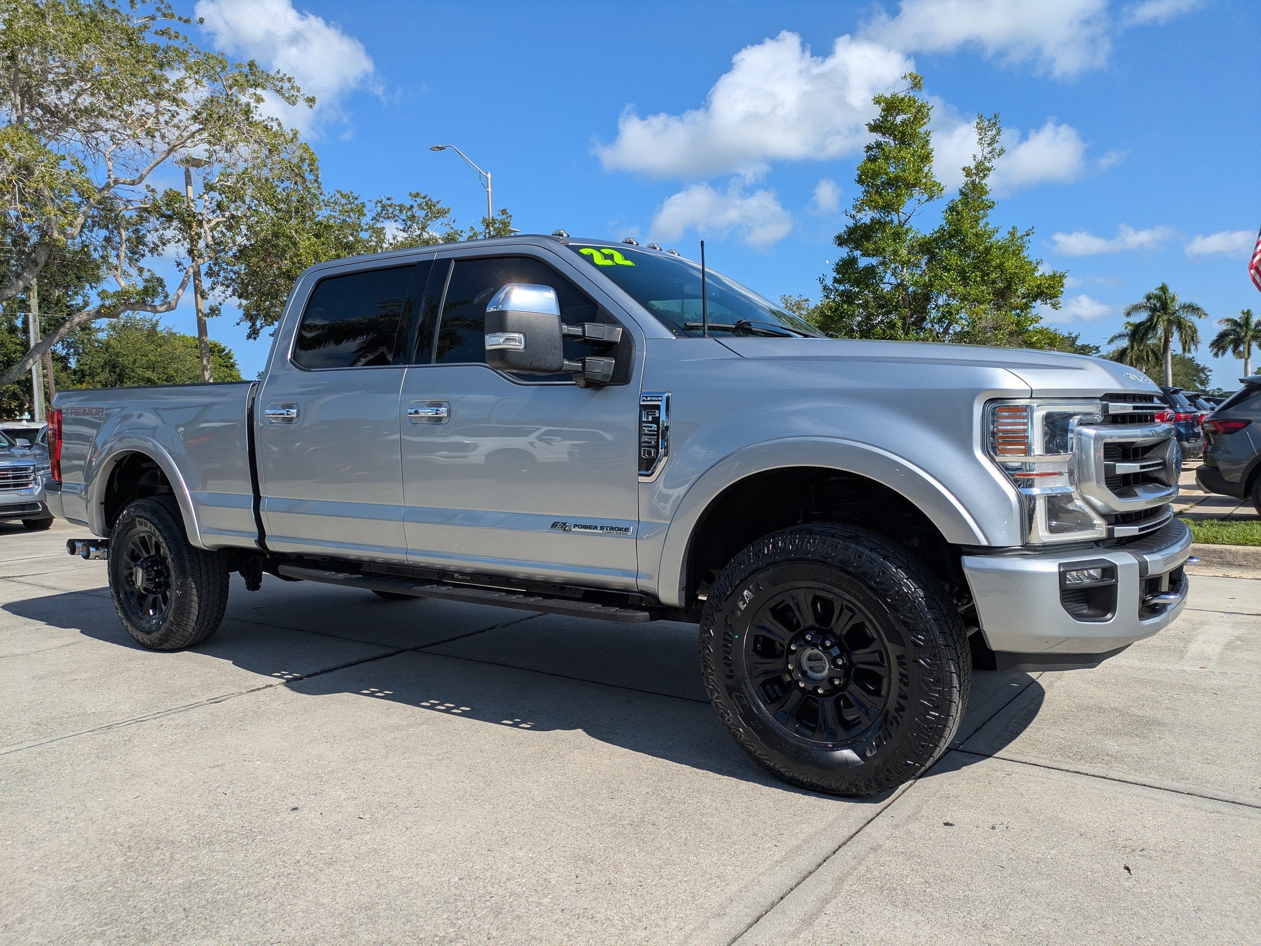 Certified 2022 Ford F250 Platinum w/ Tremor Off-Road Package AWD/4WD image 2
