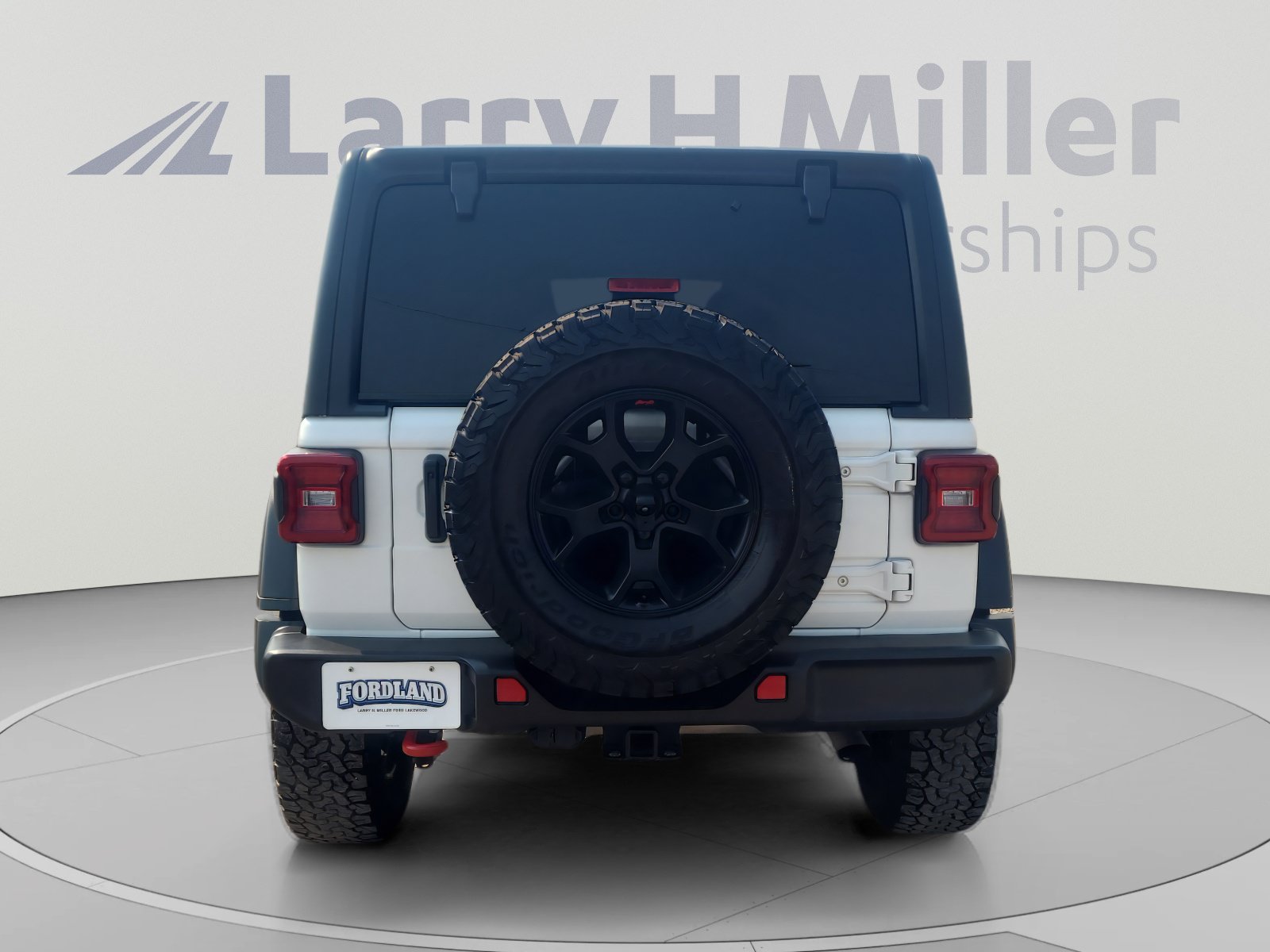 Used 2022 Jeep Wrangler Unlimited Rubicon w/ LED Lighting Group AWD/4WD image 4