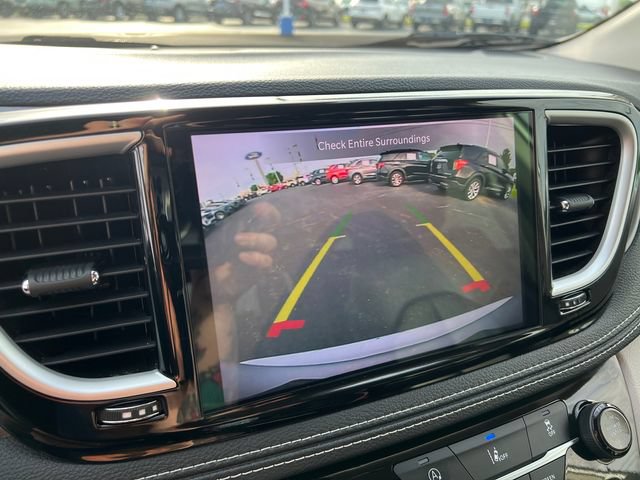 Used 2022 Chrysler Pacifica Touring-L FWD image 19