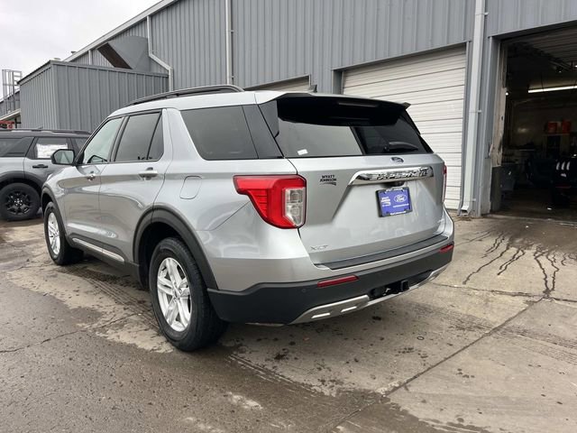 Certified 2022 Ford Explorer XLT w/ Equipment Group 202A image 5