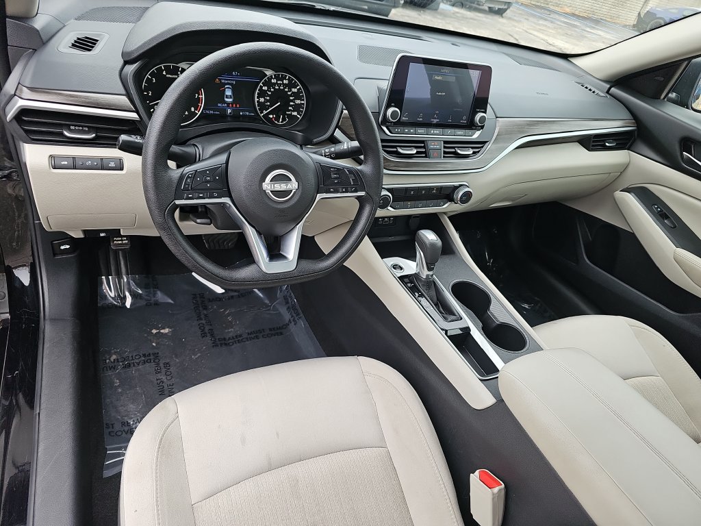 Used 2025 Nissan Altima 2.5 SV FWD image 15