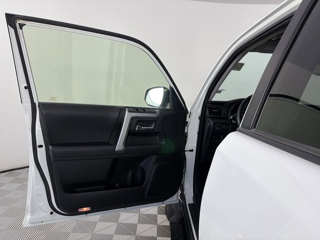 Used 2020 Toyota 4Runner SR5 image 10