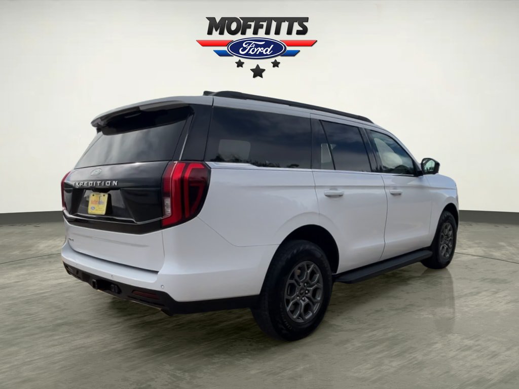 Certified 2025 Ford Expedition Active AWD/4WD image 5