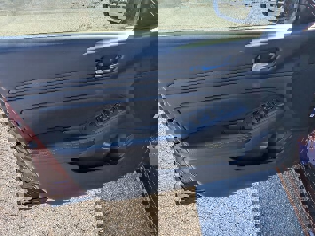 Used 2024 Nissan Altima 2.5 SV image 11