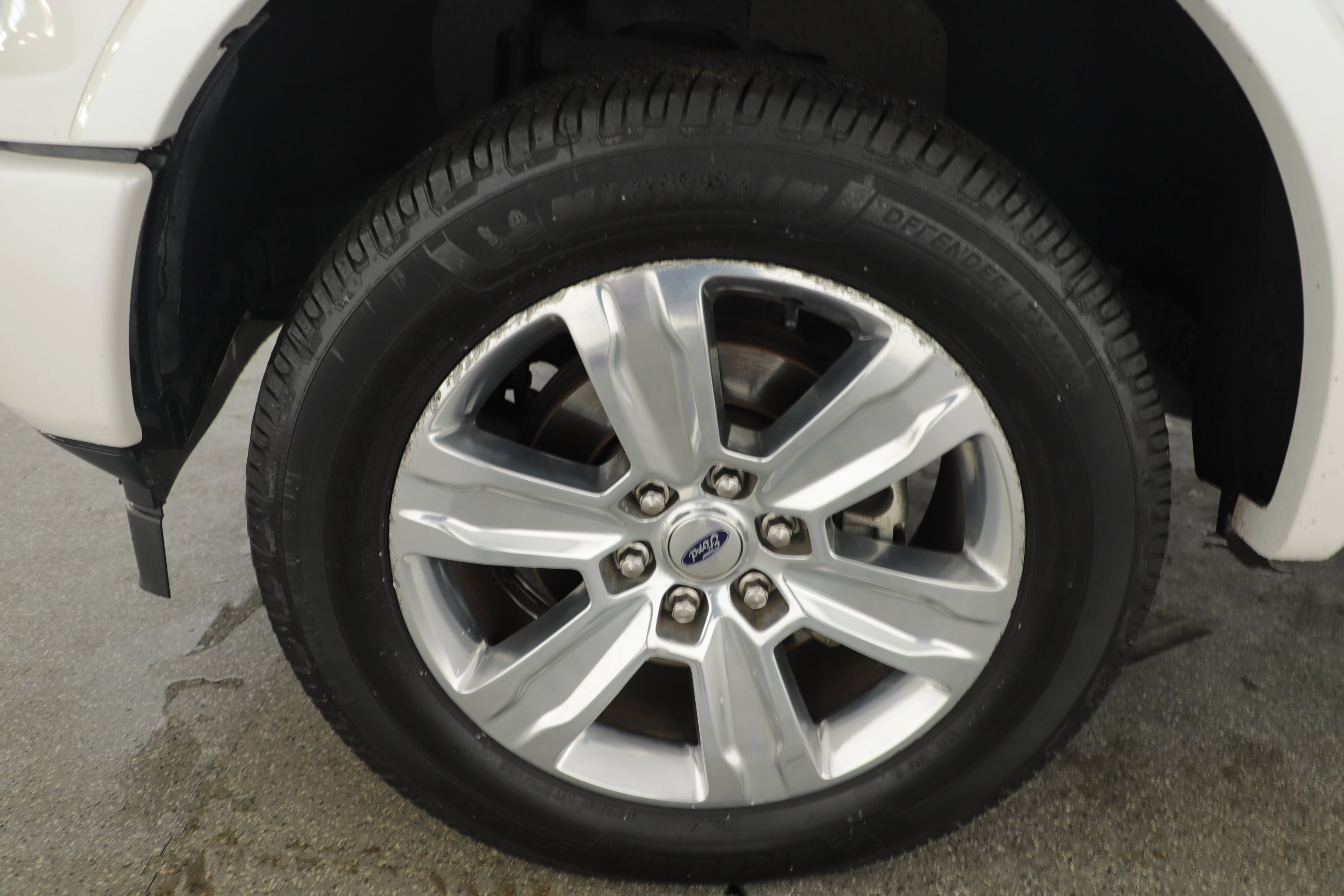 Certified 2018 Ford F150 Platinum w/ Equipment Group 701A Luxury image 8