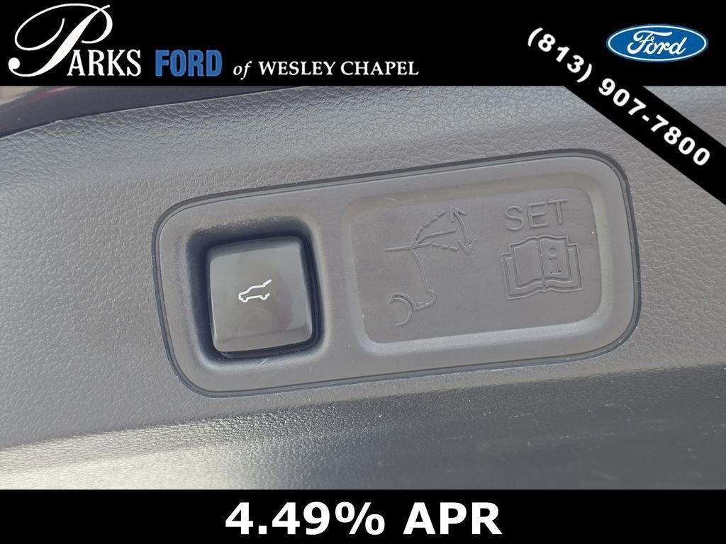 Certified 2023 Ford Expedition Max XLT image 9